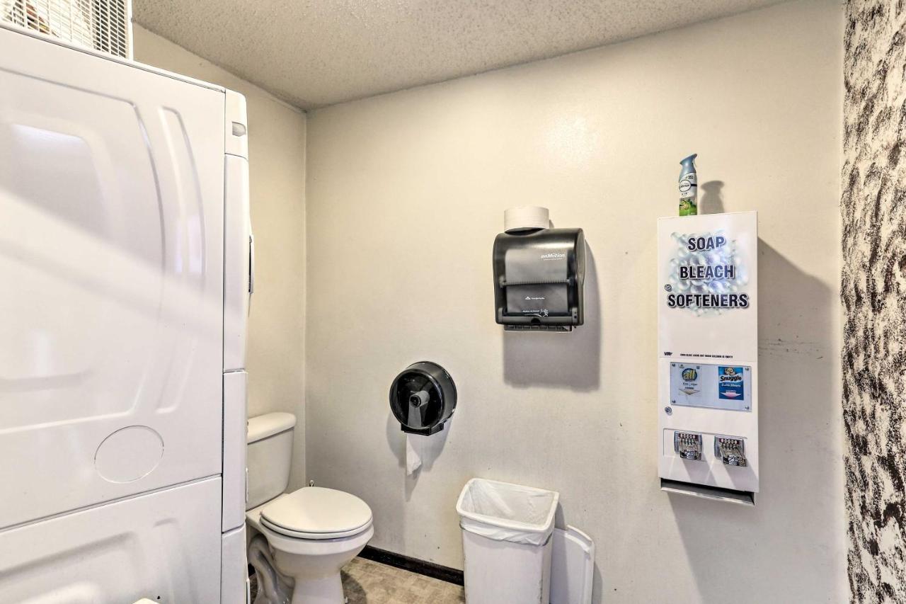 Custer Apt In Heart Of Town Shop, Dine, Hike Exterior photo