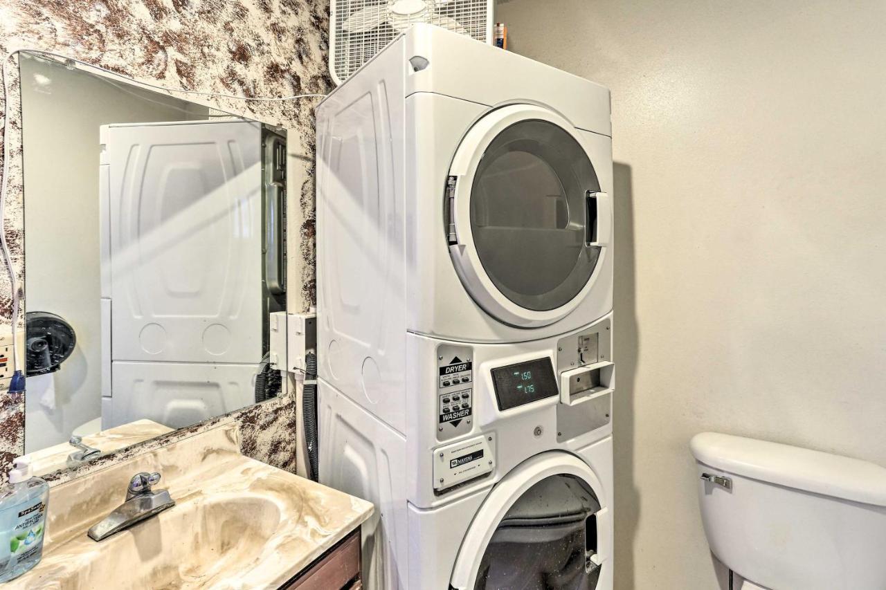 Custer Apt In Heart Of Town Shop, Dine, Hike Exterior photo