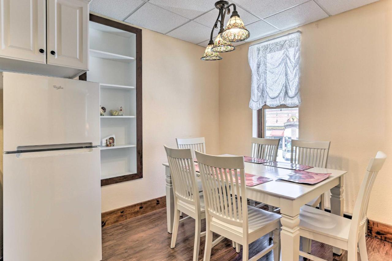 Custer Apt In Heart Of Town Shop, Dine, Hike Exterior photo